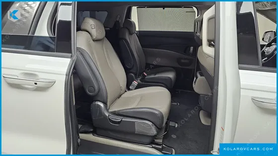 KIA CARNIVAL 9-SEATER NOBLESSE