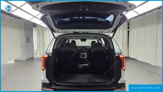 KIA CARNIVAL 9-SEATER NOBLESSE