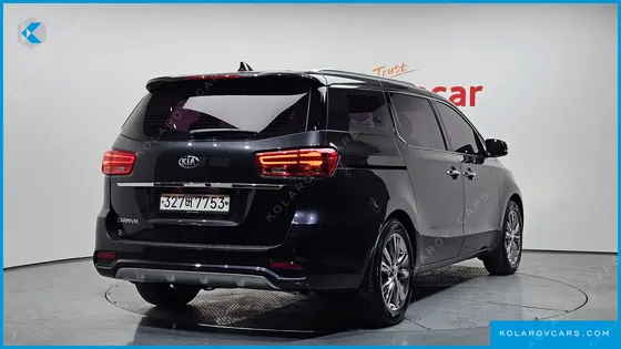 KIA CARNIVAL 9-SEATER PRSTIGE