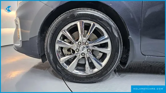 KIA CARNIVAL 9-SEATER PRSTIGE