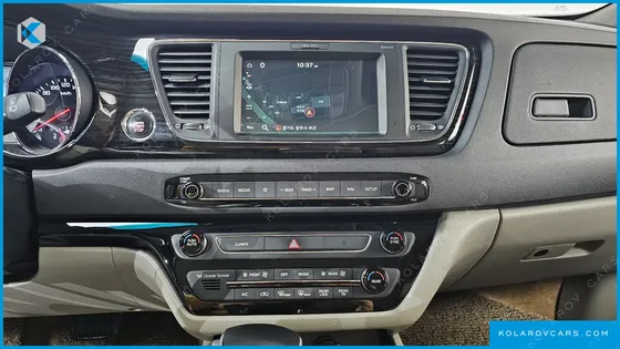 KIA CARNIVAL 9-SEATER PRSTIGE