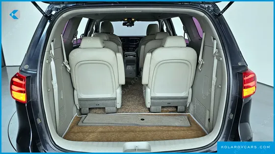 KIA CARNIVAL 9-SEATER PRSTIGE