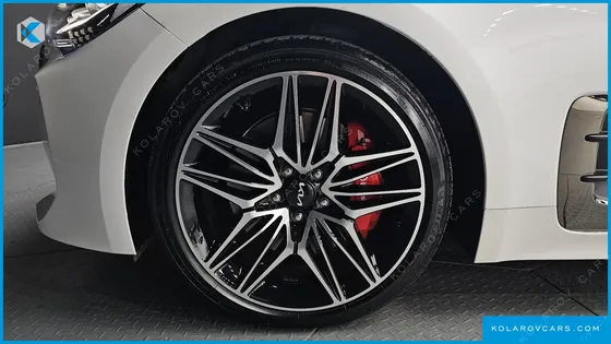 KIA STINGER 2.5 MASTERS