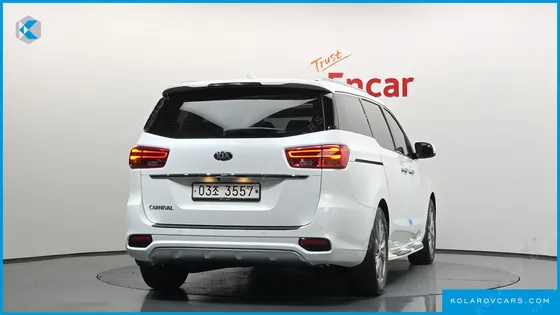 KIA CARNIVAL 9-SEATER PRSTIGE
