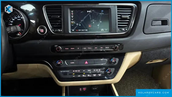 KIA CARNIVAL 9-SEATER PRSTIGE