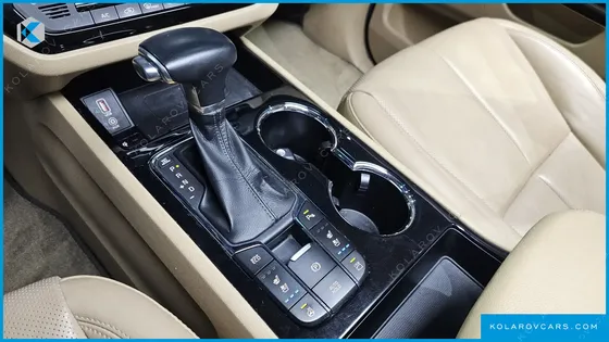 KIA CARNIVAL 9-SEATER NOBLESSE SPECIAL