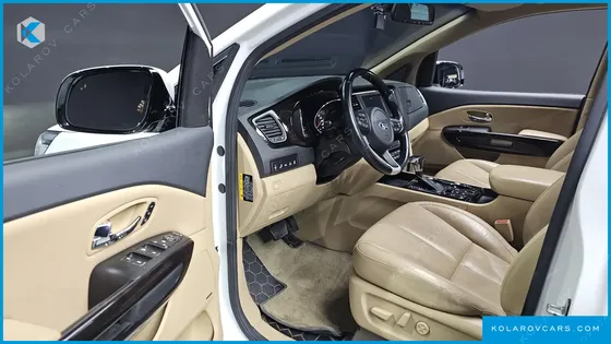 KIA CARNIVAL 9-SEATER NOBLESSE SPECIAL