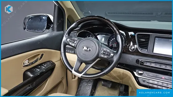 KIA CARNIVAL 9-SEATER NOBLESSE SPECIAL