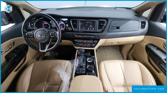 KIA CARNIVAL GASOLINE 9-SEATER HI-LIMOUSINE
