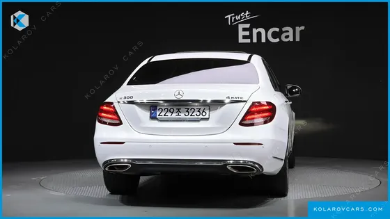 MERCEDES E-CLASS E300 EXCLUSIVE