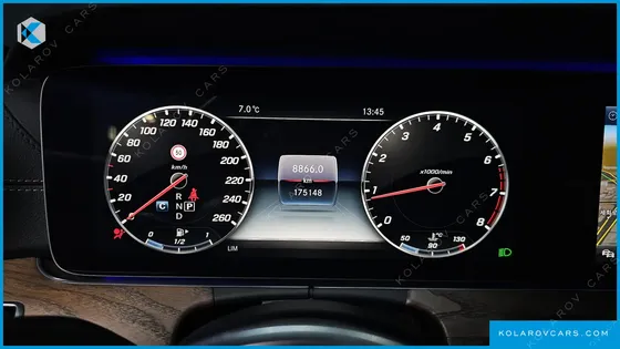 MERCEDES E-CLASS E300 4MATIC EXCLUSIVE