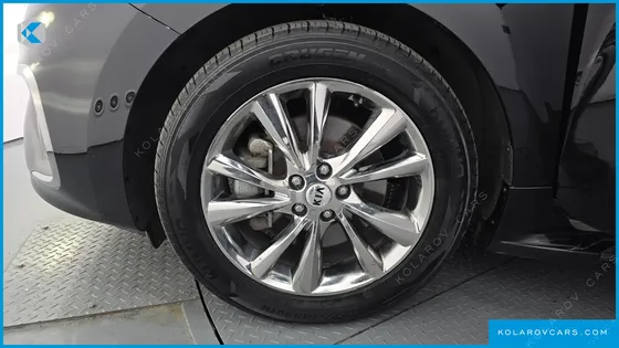 KIA CARNIVAL 9-SEATER NOBLESSE SPECIAL