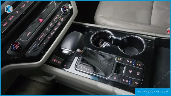 KIA CARNIVAL 9-SEATER NOBLESSE SPECIAL