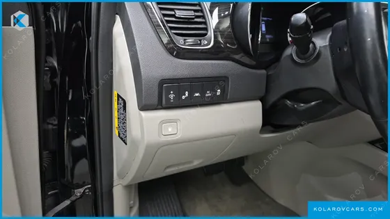 KIA CARNIVAL 9-SEATER NOBLESSE SPECIAL