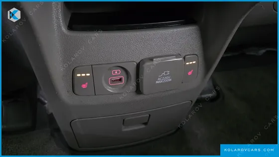 KIA CARNIVAL 9-SEATER NOBLESSE SPECIAL