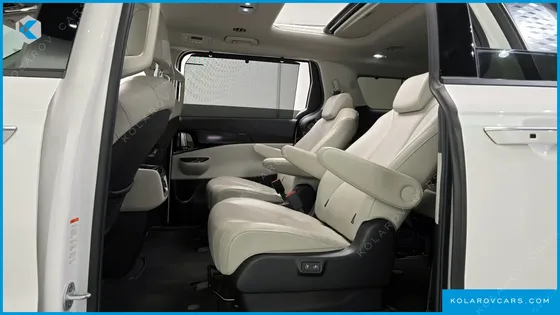 KIA CARNIVAL 9-SEATER SIGNATURE