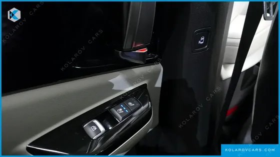 KIA CARNIVAL 9-SEATER SIGNATURE