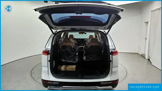 KIA CARNIVAL 9-SEATER NOBLESSE