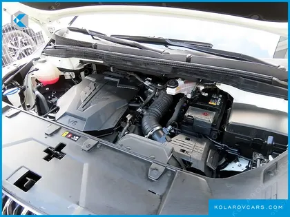 KIA CARNIVAL GASOLINE 7-SEATER OUTDOOR