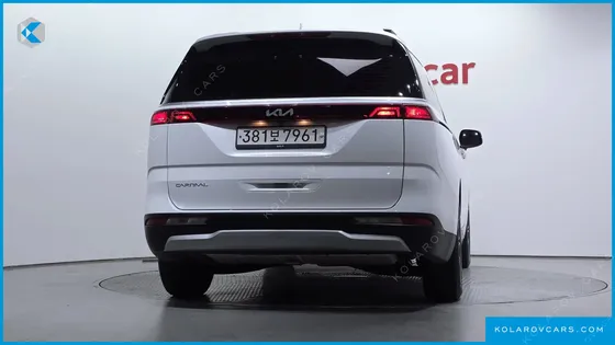 KIA CARNIVAL GASOLINE 9-SEATER PRESTIGE