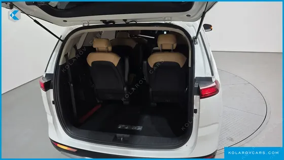 KIA CARNIVAL GASOLINE 9-SEATER PRESTIGE