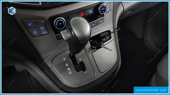 HYUNDAI STAREX URBAN 9-SEATER
