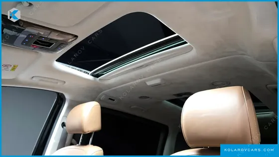 HYUNDAI STARIA 4WD LOUNGE 7-SEATER