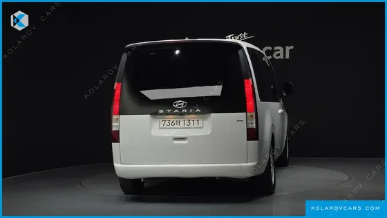 HYUNDAI STARIA 4WD TOURER 11-SEATER