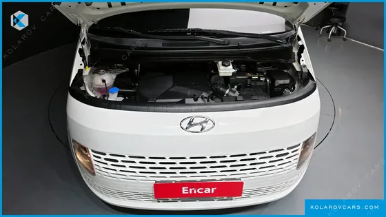 HYUNDAI STARIA 4WD TOURER 11-SEATER