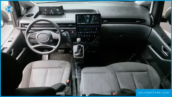 HYUNDAI STARIA 4WD TOURER 11-SEATER