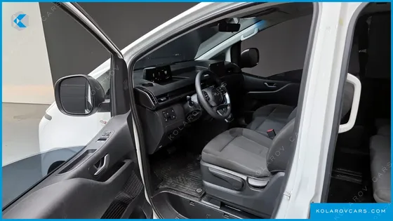 HYUNDAI STARIA 4WD TOURER 11-SEATER