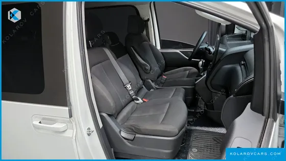 HYUNDAI STARIA 4WD TOURER 11-SEATER