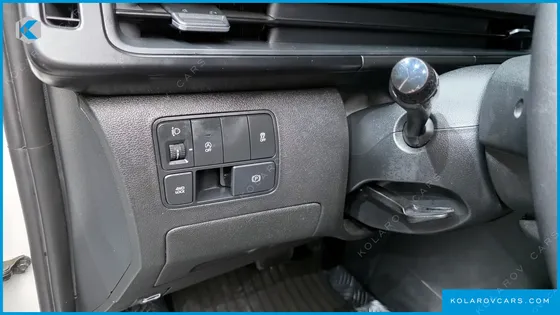 HYUNDAI STARIA 4WD TOURER 11-SEATER