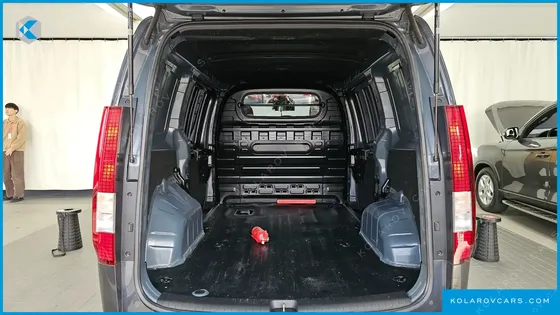 HYUNDAI STARIA CARGO 3-SEATER