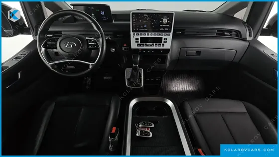 HYUNDAI STARIA CARGO 5-SEATER