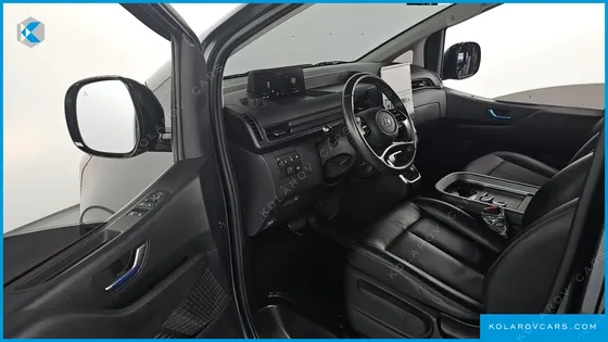 HYUNDAI STARIA CARGO 5-SEATER