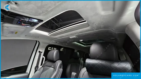 HYUNDAI STARIA 4WD LOUNGE 9-SEATER