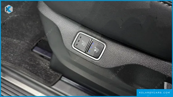 HYUNDAI STARIA 4WD LOUNGE 9-SEATER