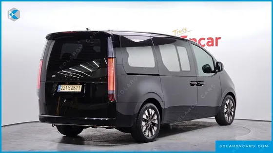 HYUNDAI STARIA L3.5 LOUNGE 9-SEATER