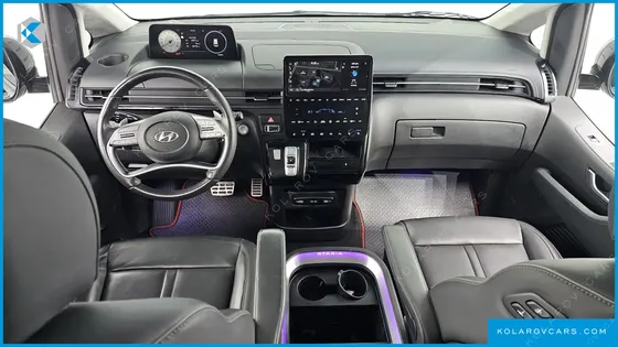 HYUNDAI STARIA L3.5 LOUNGE 9-SEATER