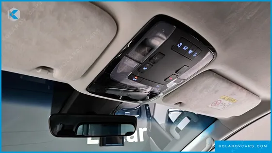 HYUNDAI STARIA LOUNGE 9-SEATER