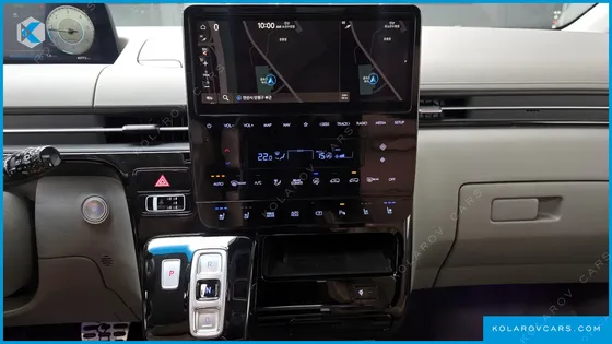 HYUNDAI STARIA 4WD LOUNGE 7-SEATER