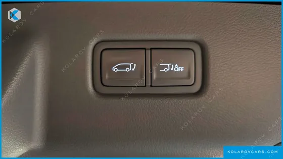 HYUNDAI STARIA 4WD LOUNGE 7-SEATER