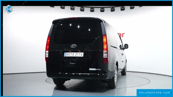 HYUNDAI STARIA CARGO 5-SEATER