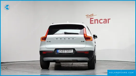 VOLVO XC40 B4 INSCRIPTION