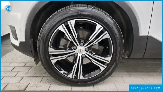 VOLVO XC40 B4 INSCRIPTION