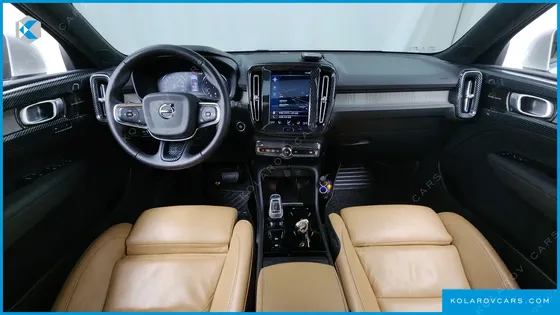 VOLVO XC40 B4 INSCRIPTION