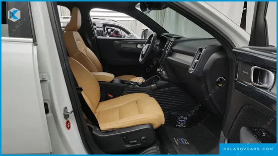 VOLVO XC40 B4 INSCRIPTION