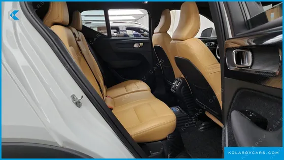 VOLVO XC40 B4 INSCRIPTION