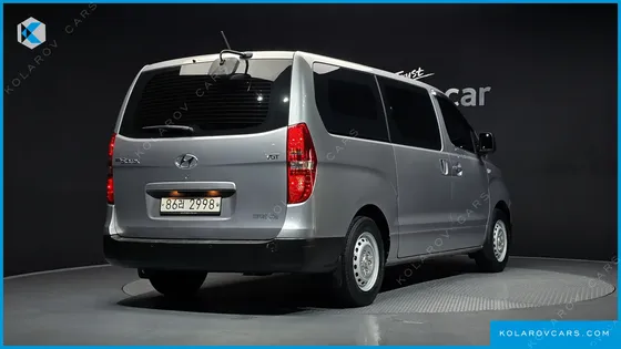 HYUNDAI STAREX VAN 5-SEATER